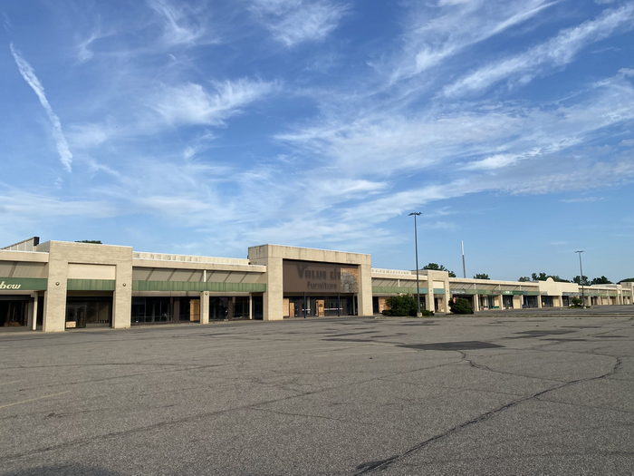 South Flint Plaza - June 21 2022 Photo (newer photo)